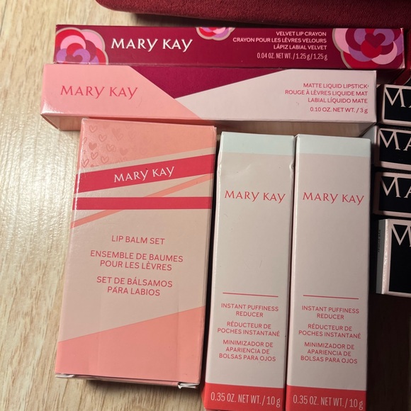 Mary Kay makeup set - Picture 3 of 4